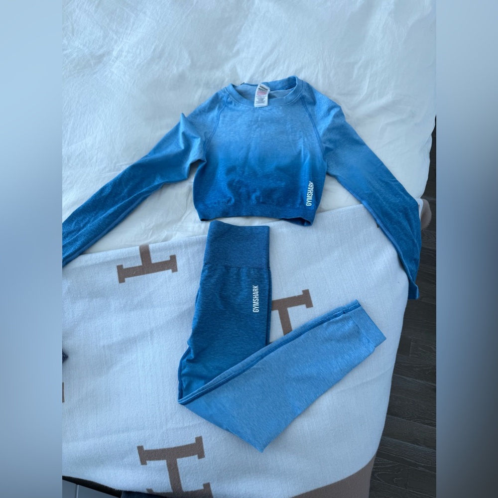 GYMSHARK workout outfit